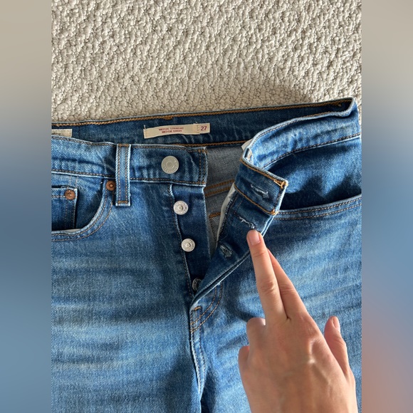 Levi’s 501 short/cropped, NWOT, button-up,perfect jeans for someone! - Picture 2 of 5